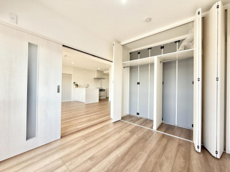 �Q���@����