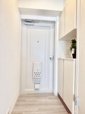 ���ց@����