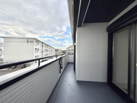 �o���R�j�[�@������ �G�߂̈ڂ낢����������J���I�ȋ�Ԃł�