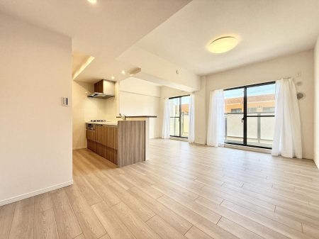 ���r���O�@���������났�ƏΊ炪�W�܂�A�S���܂郊�r���O