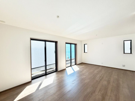 ���r���O�@���������났�ƏΊ炪�W�܂�A�S���܂郊�r���O