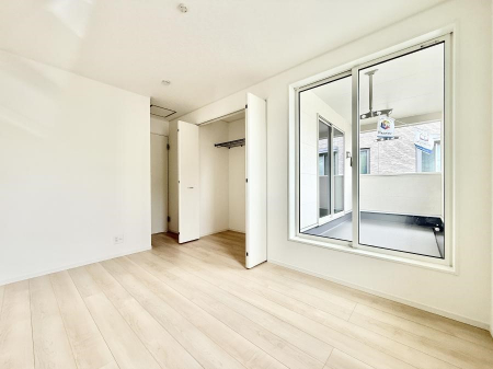 ���r���O�@���������S�n�̂����A���z�̃��r���O