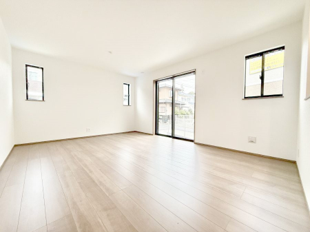 ���r���O�@���������났�ƏΊ炪�W�܂�A�S���܂郊�r���O