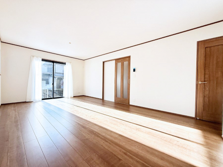 ���r���O�@���������났�ƏΊ炪�W�܂�A�S���܂郊�r���O