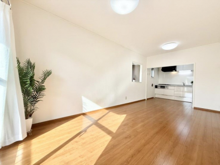 ���r���O�@���������났�ƏΊ炪�W�܂�A�S���܂郊�r���O