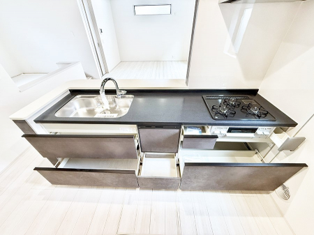 �L�b�`���@�������Ƒ����J��[�߂�A������̂���L�b�`��