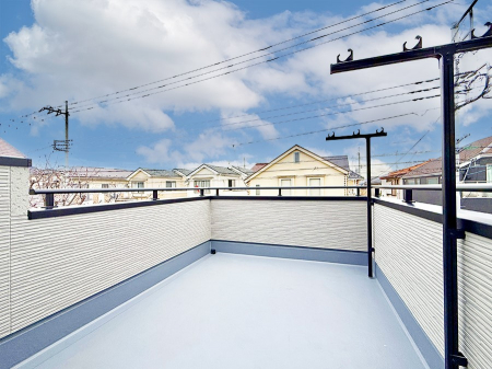 �o���R�j�[�@������ �G�߂̈ڂ낢����������J���I�ȋ�Ԃł�