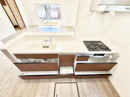 �L�b�`���@�������Ƒ����J��[�߂�A������̂���L�b�`��