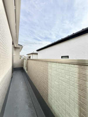 �o���R�j�[�@������ �G�߂̈ڂ낢����������J���I�ȋ�Ԃł�