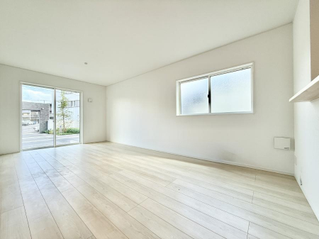 ���r���O�@���������S�n�̂����A���z�̃��r���O