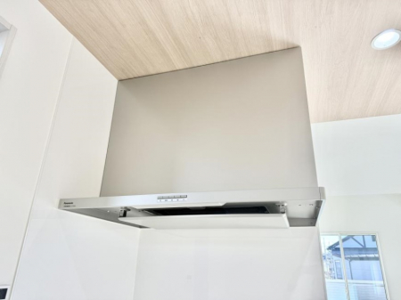 ���̑����ρ@�ݔ����������̏��C����������C��ɗU������A�����I�ɔr�����ł��܂��B