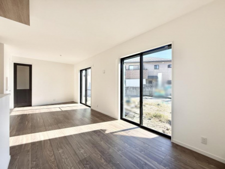 ���r���O�@���������났�ƏΊ炪�W�܂�A�S���܂郊�r���O