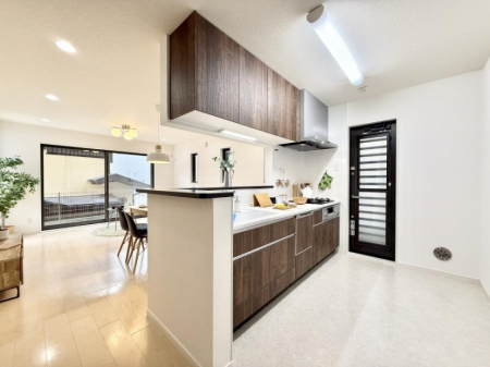 �L�b�`���@�������Ƒ����J��[�߂�A������̂���L�b�`��