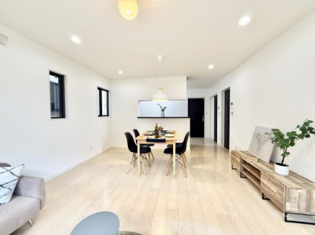 ���r���O�@���������R�Ɖ�b�����܂��A�S�n�悢�ЂƂƂ�