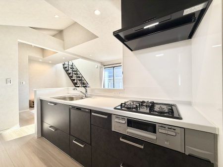 �L�b�`���@�������Ƒ��ƂȂ���A�R�~���j�P�[�V�����̏�