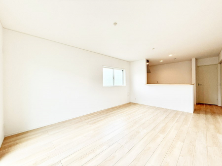 ���r���O�@���������S�n�̂����A���z�̃��r���O