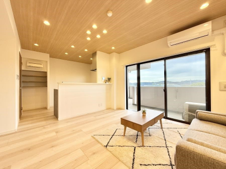 ���r���O�@���������R�Ɖ�b�����܂��A�S�n�悢�ЂƂƂ�