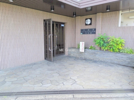 �G���g�����X�@�O�ρ��Ǘ��̍s���͂����G���g�����X�ň��S���ĕ�点����ł�