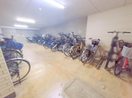 ���̑��@�O�ρ����X�̈ړ��ɕ֗��Ȓ��փX�y�[�X����������m�ۂ���Ă��܂�