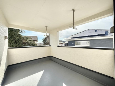 �o���R�j�[�@������ �G�߂̈ڂ낢����������J���I�ȋ�Ԃł�