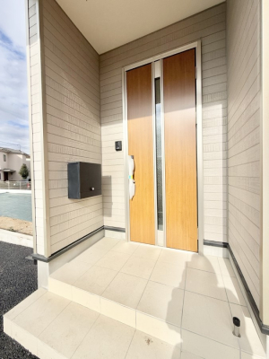 ���ց@�O�ρ� �V���v���Ŕ������A�Z�܂��̑���ۂ��ʂ錺�ւł�