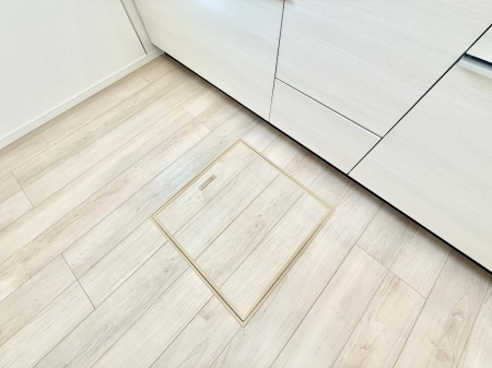 ���̑����ρ@�ݔ����B�ꂽ���[�X�y�[�X�ŉƑS�̂��X�b�L��