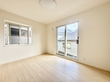 ���r���O�@���������R�Ɖ�b�����܂��A�S�n�悢�ЂƂƂ�