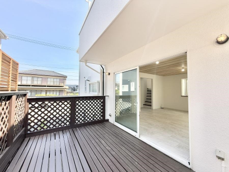 �o���R�j�[�@������ �G�߂̈ڂ낢����������J���I�ȋ�Ԃł�