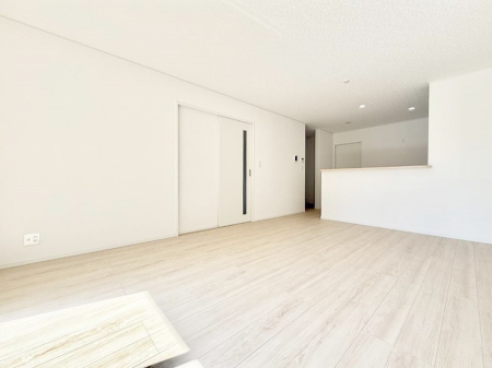 ���r���O�@���������S�n�̂����A���z�̃��r���O