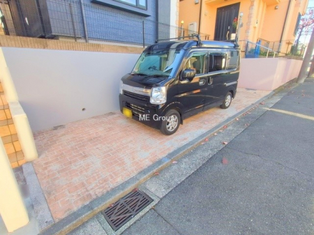 �@�O�ρ�����ɂ��钓�ԃX�y�[�X�Ȃ̂ň��S�ł���