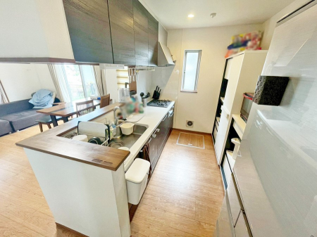 �L�b�`���@�������Ƒ����J��[�߂�A������̂���L�b�`�����Ƌ�̓C���[�W�ł�