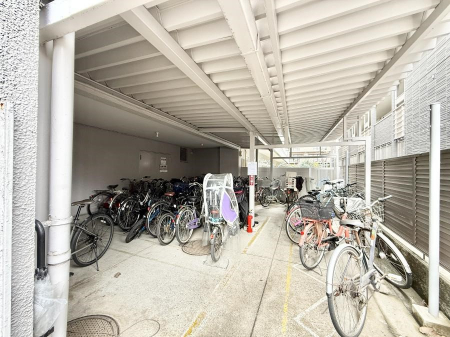 ���̑��@�O�ρ��~�n���ɒ��֏���������Ă���A���]�Ԃ̗��p���X���[�Y�ł�