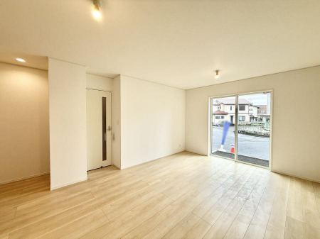 ���r���O�@���������S�n�̂����A���z�̃��r���O