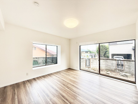 ���r���O�@���������났�ƏΊ炪�W�܂�A�S���܂郊�r���O