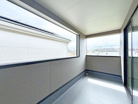 �o���R�j�[�@������ �G�߂̈ڂ낢����������J���I�ȋ�Ԃł�