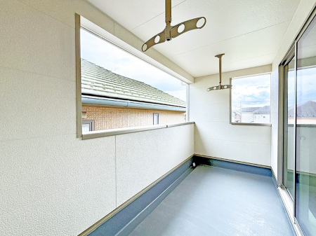 �o���R�j�[�@������ �G�߂̈ڂ낢����������J���I�ȋ�Ԃł�