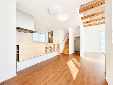 ���r���O�@���������R�Ɖ�b�����܂��A�S�n�悢�ЂƂƂ�