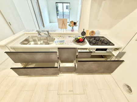 �L�b�`���@�������Ƒ����J��[�߂�A������̂���L�b�`��