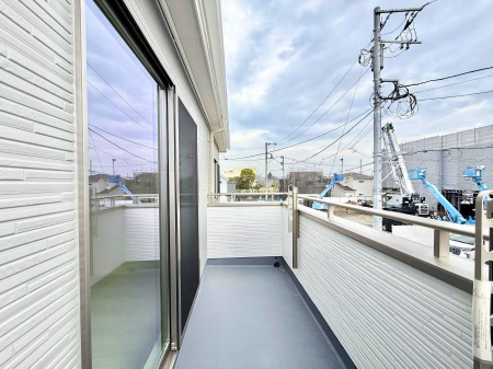 �o���R�j�[�@������ �G�߂̈ڂ낢����������J���I�ȋ�Ԃł�