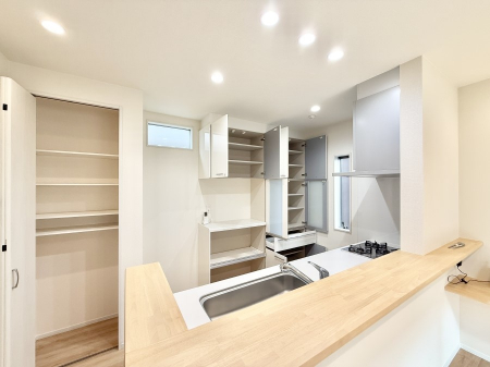 �L�b�`���@�������L���C�ɕЕt���A�g���₷���L�b�`��