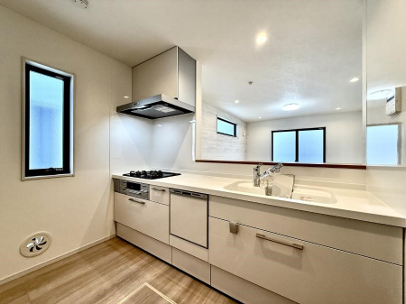 �L�b�`���@���������y���݂ƐH�ׂ�K����͂���L�b�`��