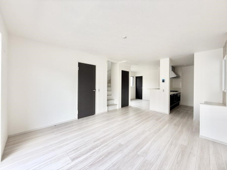 ���r���O�@���������R�Ɖ�b�����܂��A�S�n�悢�ЂƂƂ�