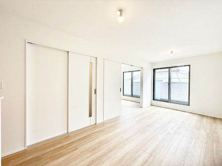 ���r���O�@���������R�Ɖ�b�����܂��A�S�n�悢�ЂƂƂ�