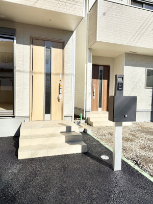 ���ց@�O�ρ� �V���v���Ŕ������A�Z�܂��̑���ۂ��ʂ錺�ւł�