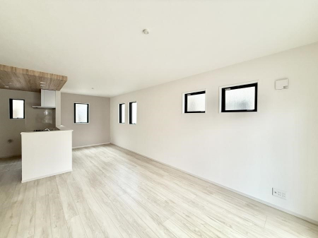 ���r���O�@���������났�ƏΊ炪�W�܂�A�S���܂郊�r���O