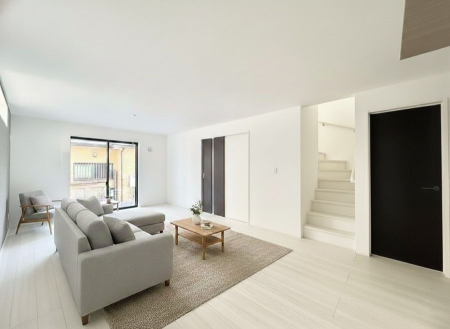 ���r���O�@���������났�ƏΊ炪�W�܂�A�S���܂郊�r���O���Ƌ�̓C���[�W�ł�