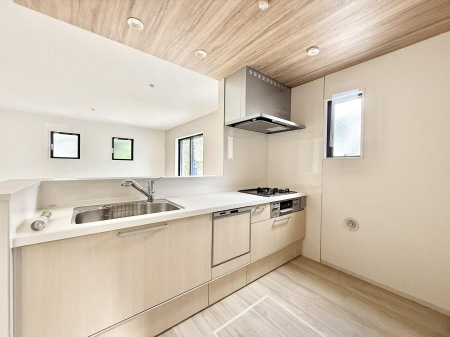 �L�b�`���@���������y���݂ƐH�ׂ�K����͂���L�b�`��