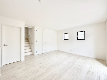 ���r���O�@���������S�n�̂����A���z�̃��r���O