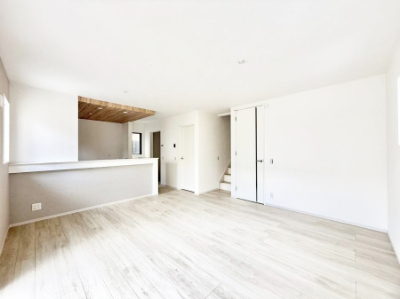 ���r���O�@���������났�ƏΊ炪�W�܂�A�S���܂郊�r���O