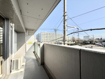 �o���R�j�[�@������ �G�߂̈ڂ낢����������J���I�ȋ�Ԃł�